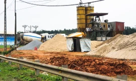Xử phạt trạm trộn bê tông san lấp mặt bằng trái phép ở Lào Cai