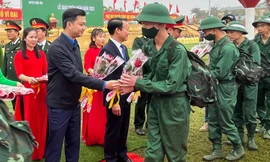 Bí thư T.Ư Đoàn Nguyễn Minh Triết động viên thanh niên Yên Bái lên đường nhập ngũ