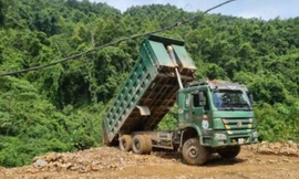 Lào Cai: Một công ty bị phạt 90 triệu đồng vì hành vi đổ đất thải ra môi trường