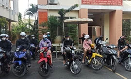 Cảnh sát bao vây, bắt giữ hàng chục ‘quái xế’ so tốc độ trên quốc lộ