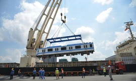 Hai đoàn tàu cuối cùng của tuyến Metro số 1 đã về đến TPHCM