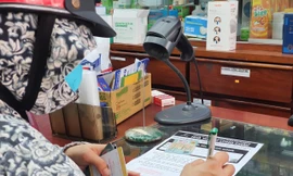 Vì sao người dân gặp khó khi mua thuốc Molnupiravir điều trị COVID-19?