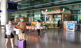 Cảnh báo hàng không không được chủ quan với dịch COVID-19 từ khách nhập cảnh