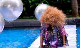 Bị 'chơi' khó, thí sinh Top Model thi nhau vồ ếch