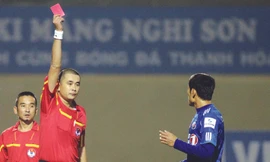 VPF mạnh tay với bạo lực sân cỏ