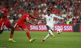 Welbeck là người hùng của tuyển Anh