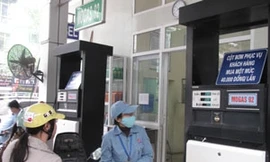 Bộ Công Thương bác tin đồn tăng giá xăng