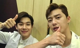 Netizen nháo nhào khi một trai đẹp nổi tiếng công khai nói "I Love You" với Park Seo Joon