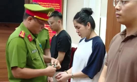 Khởi tố, bắt tạm giam Quang Linh Vlogs và Hằng Du Mục liên quan đến vụ kẹo rau củ Kera