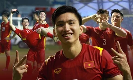 Sau chiến thắng, Bùi Tiến Dũng đăng ảnh tình cảm với Đình Trọng, Văn Toàn có biệt danh mới