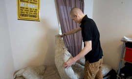 Làm việc nhà hoặc... phải vào tù