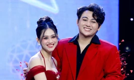 Kể lại hào khí lịch sử bằng âm nhạc, hai giọng ca trẻ Jee Trần và Duy Zuno giành ngôi quán quân 'Tỏa sáng sao đôi 2025'