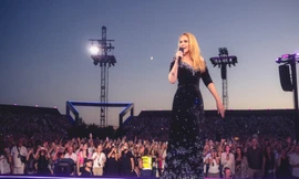 Công Trí tiếp tục 'bén duyên' làm cho Adele nhận 'cơn mưa lời khen', tạo nên khoảnh khắc đẹp tại siêu concert