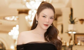 'Nữ hoàng kim cương' gây 'chấn động' dân tình khi diện đồ tiền tỷ đón Giáng sinh