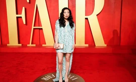 Ngôi sao gốc Á đình đám nhất nhì Hollywood diện đầm Công Trí, khán giả bàn tán rôm rả