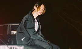 ‘Hoàng tử lofi’ Keshi: Bố mẹ rất tự hào và hạnh phúc khi con trai được người Việt Nam yêu mến