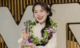 Kiên định với âm nhạc dân gian, Phương Mỹ Chi được vinh danh 'Gương mặt trẻ triển vọng'