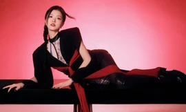 Liều lĩnh như Suni Hạ Linh khi múa lụa đu dây cao 10 mét, làm tiết mục nguy hiểm nhất khiến C-net 'sốc'