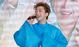 'Anh trai vượt ngàn chông gai' Tăng Phúc lan tỏa tình yêu áo dài, đề cao sự sáng tạo trong fanmeeting đầu tiên