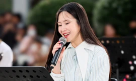 Hương Tràm bất ngờ tái xuất làng nhạc Việt, 'gây choáng' khi hát 'Em gái mưa' bằng tiếng Anh