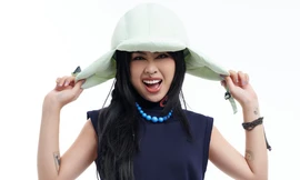 'Công chúa RnB' của giới indie, 52Hz xuất hiện trên quảng trường Thời Đại, New York