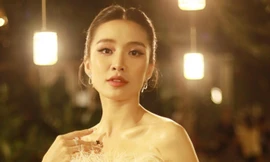 Sau bao sóng gió, nữ ca sĩ gen Z quyến rũ này đã có chuyện tình viên mãn bên bạn đời chuyển giới