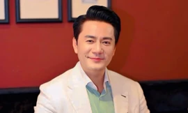 'Ông hoàng quảng cáo' đình đám một thời bất ngờ tái xuất, 'vướng tình tay ba' với một giọng ca đình đám