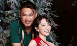 Tiến Luật lên đồ đón Giáng sinh với Thu Trang nhưng netizen lại chú ý đến mái tóc lạ của anh