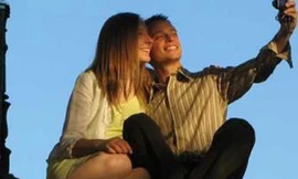 Giới trẻ Mỹ hoãn kết hôn vì thiếu tiền