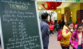 Ngày đầu đổi giờ học tại trường Tiểu học Lê Ngọc Hân. Ảnh: Hồng Vĩnh