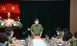  Thứ trưởng Nguyễn Văn Sơn phát biểu tại buổi làm việc.