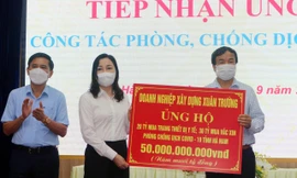 Ông Nguyễn Văn Trường trao 50 tỷ giúp Hà Nam mua vaccine COVID-19.