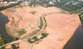 Hồ Đại Lải nhìn từ trên cao. Ảnh: Mạnh Thắng