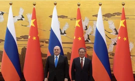 Thủ tướng Nga Mikhail Mishustin trong cuộc gặp Thủ tướng Trung Quốc Lý Cường tại Bắc Kinh ngày 24/5Ảnh: Reuters