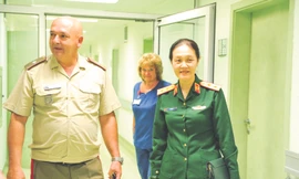 Ngoại giao nhân dân của nữ Trung tướng ngành Y 