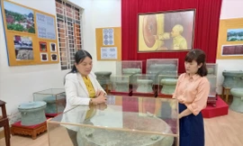 Một số hình ảnh trưng bày trống đồng, hiện vật cổ tại Bảo tàng cổ vật Đông Sơn 