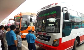 Nhiều xe khách vi phạm tốc độ cả nghìn lần nhưng nhiều tháng sau mới được xử lý Ảnh: Anh Trọng 