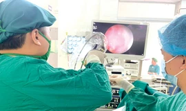 Ê kíp bác sĩ thực hiện ca phẫu thuật thành công