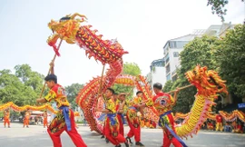 Không gian phố đi bộ hồ Gươm tổ chức rất nhiều sự kiện văn hóa tầm cỡ ở Thủ đô Ảnh: Duy Phạm 