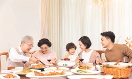 Sum vầy trong bữa cơm gia đình 