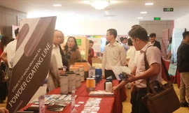  Gần 50 DN trưng bày, giới thiệu sản phẩm công nghiệp hỗ trợ bên lề hội nghị Ảnh: Nguyễn Thành