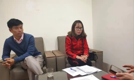 Bà Niềm cùng người nhà đến kêu cứu tại báo Tiền Phong 