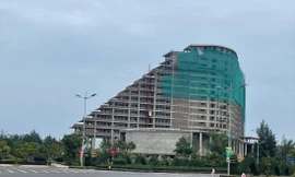 Khách sạn 5 sao Pullman Quảng Bình, chủ đầu tư là Cty Cổ phần Du lịch Hà Nội - Quảng Bình điển hình về chậm tiến độ 
