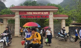 Trường THCS và THPT Bá Thước (huyện Bá Thước) thuộc địa bàn vừa ra khỏi vùng đặc biệt khó khăn