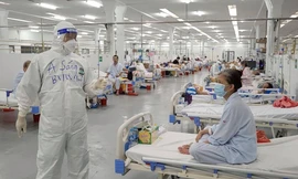 Tập trung kiểm soát nguồn lây để kéo giảm số ca mắc mới, giảm nhanh số ca tử vongẢnh: Long Phạm