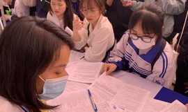 Thí sinh có nhiều lựa chọn xét tuyển sớm, trường ĐH lo ảo Ảnh: Mạnh Thắng 