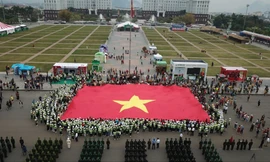 Lễ thượng đại kỳ tại sự kiện Tiền Phong Marathon ở Lai Châu 