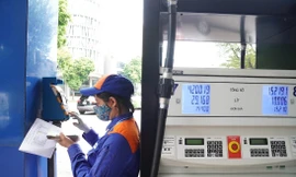 Giá xăng, dầu “quay lưng” với xu thế phục hồi kinh tế Ảnh: Hoàng Mạnh Thắng