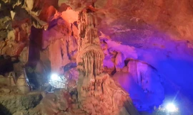 Bên ngoài và bên trong Động Tiên Sơn thuộc dự án Khu du lịch Động Tiên Sơn 