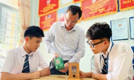 Các học sinh ở Gia Lai thích thú với các hoạt động ngoài sách vở